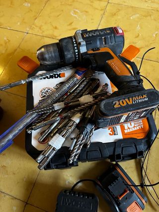 Taladro Inalámbrico WORX 20V + Batería y Brocas
