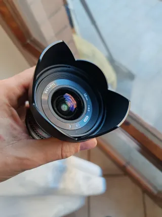 Samyang F2.0/12mm Obiettivo Grandangolo