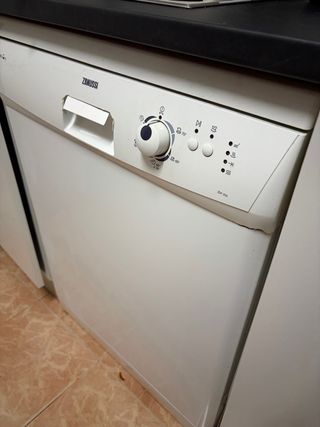 Lavavajillas Zanussi