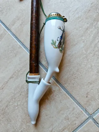 Antico Arnese In Ceramica E Legno