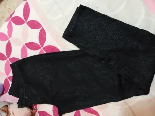 Pantalón negro estampado talla 38