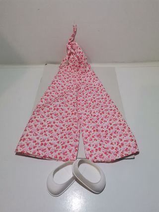 Mono floral  y zapatos para muñeca Nancy