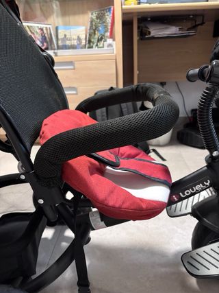 Triciclo infantil con empujador