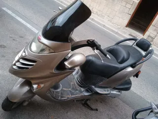 Kymco Grand Dink 250