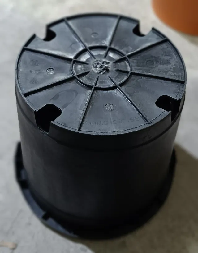 Maceta Plástico Negra 40L