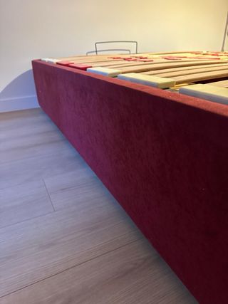 Canapé abatible con lamas tapizado