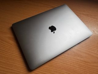 MacBook Pro M1 16GB ram con cargador 61W