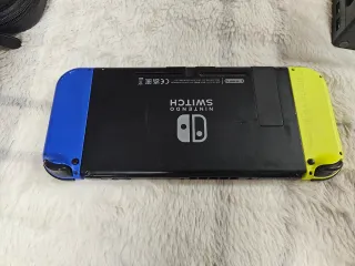 Nintendo Switch Azul/Amarillo