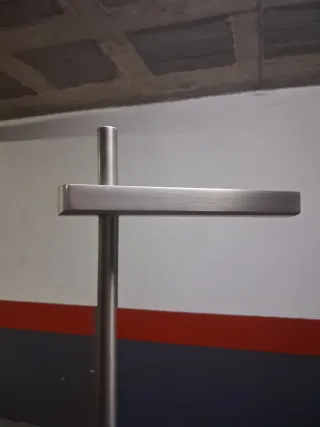 Lámpara de pie moderna metal, cristal y plástico