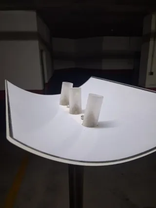 Lámpara de pie moderna metal, cristal y plástico