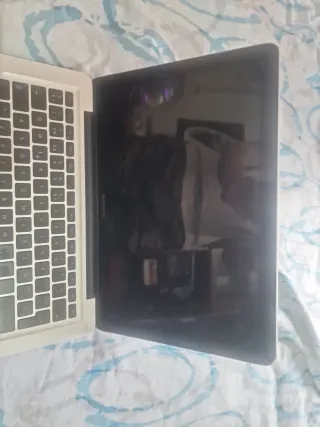 MacBook Pro Apple Plata y Negro