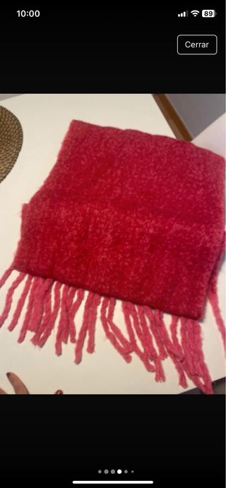 Bufanda rosa y roja con flecos