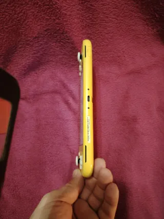 Nintendo Switch Lite Amarilla + Juego