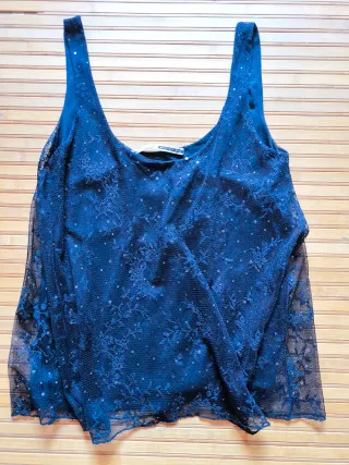 Top encaje negro con brillantes