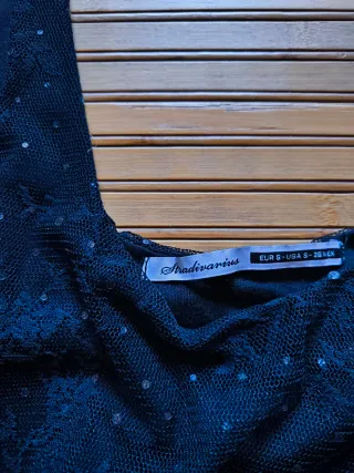 Top encaje negro con brillantes