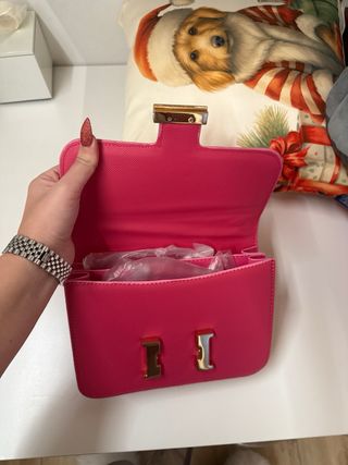 Borsa donna pelle rossa con fibbia oro