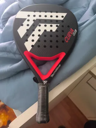 Pala Pádel Tecnifibre Curva Club.