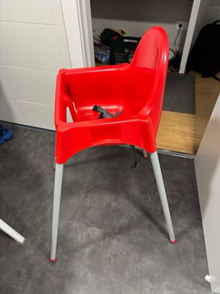 Trona IKEA con bandeja