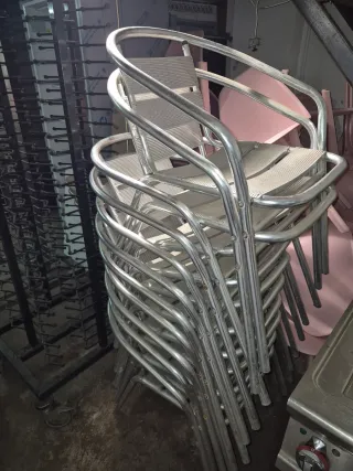 Sillas de aluminio apilables