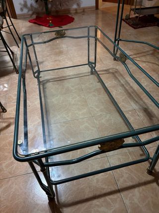 Mesa centro cristal verde y metal