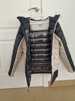 Abrigo Columbia Plumas Beige y Negro