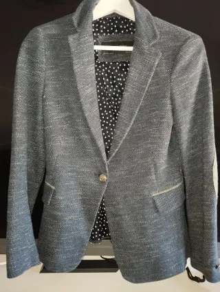 Blazer Zara azul marino y gris
