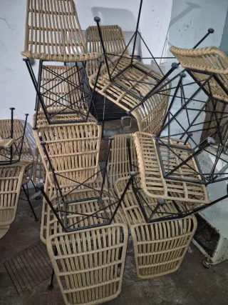 Sillas de ratán y metal