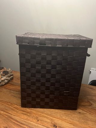 Baul y cajonera de almacenaje diseño tejido marró