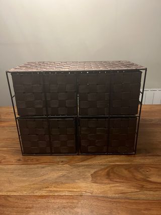 Baul y cajonera de almacenaje diseño tejido marró