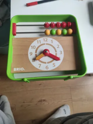 Reloj BRIO de madera para niños. Juguete madera ni