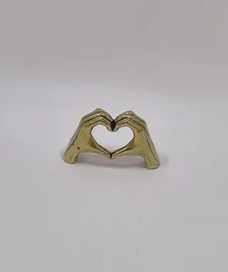 Ornamento mani cuore metallo dorato