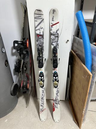 Esquís Salomon Thruster 150 Freestyle Twin Tip