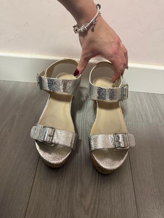 Sandalias plateadas plataforma corcho
