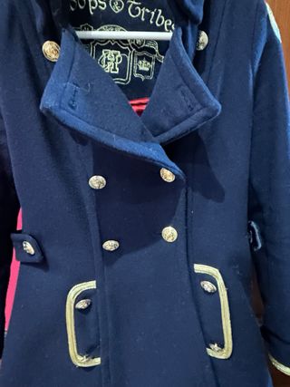 Chaquetón HIGHLY PREPPY azul marino y dorado