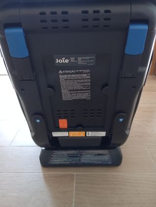 Silla para coche marca Joie.