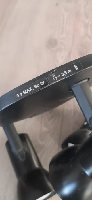 Lámpara de techo negra 3 focos x 60 W