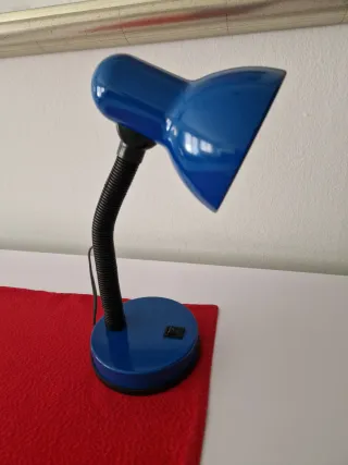Lampada da tavolo blu