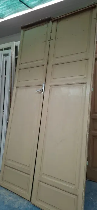 Puerta doble madera antigua