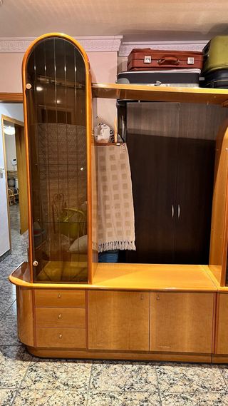 Mueble de comedor con vitrinas