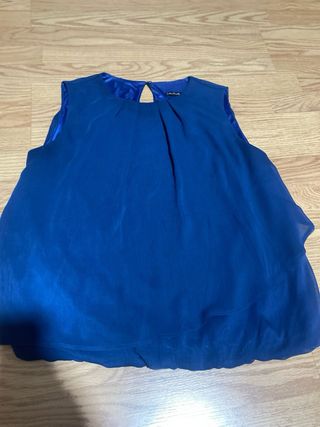 Blusa sin mangas azul de Pilar Prieto