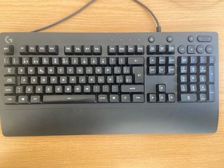 Teclado Gaming Logitech G213 RGB Negro