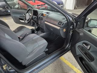 Renault Clio 2005