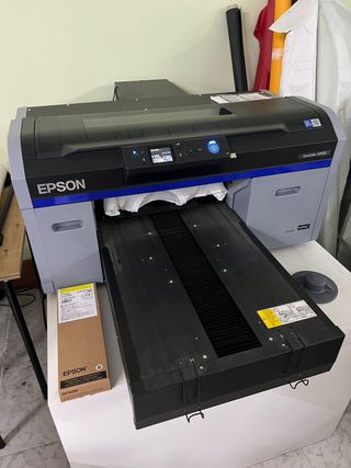 Impresora Epson SureColor F2100 DTG
