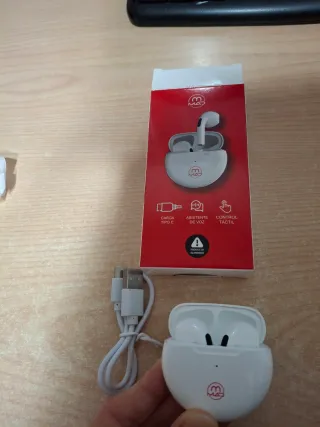 Auriculares Bluetooth MAD Round Blancos