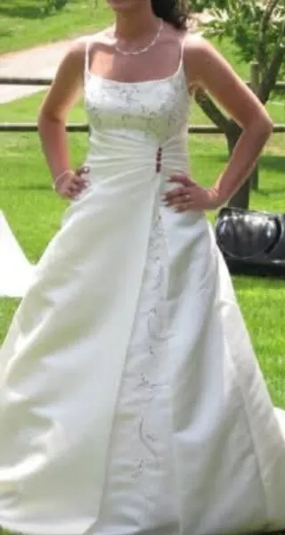 Vestido de Novia Blanco y granate