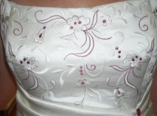 Vestido de Novia Blanco y granate