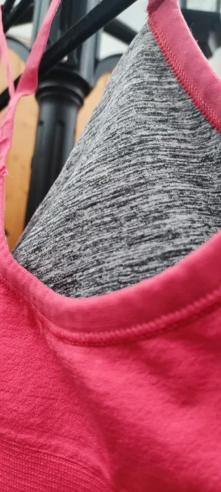 Sujetador deportivo mujer rosa y gris