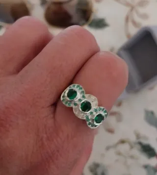 Anillo Oro y Plata Diamantes y Esmeraldas