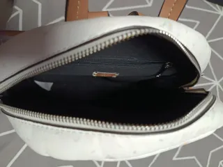 Mochila Parfois floral blanca