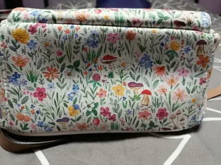 Mochila Parfois floral blanca